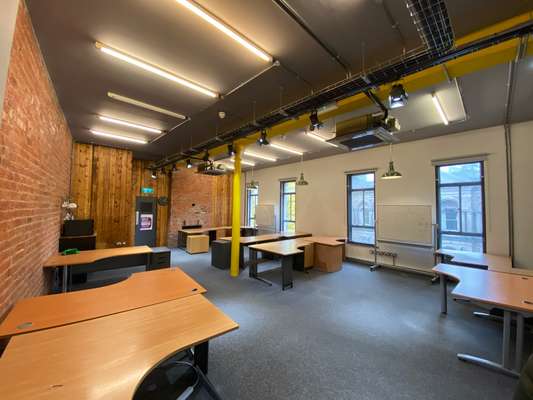 Office to let - Plug & Play Office Suite, Diamond House, 7-19 Royal Avenue, Belfast