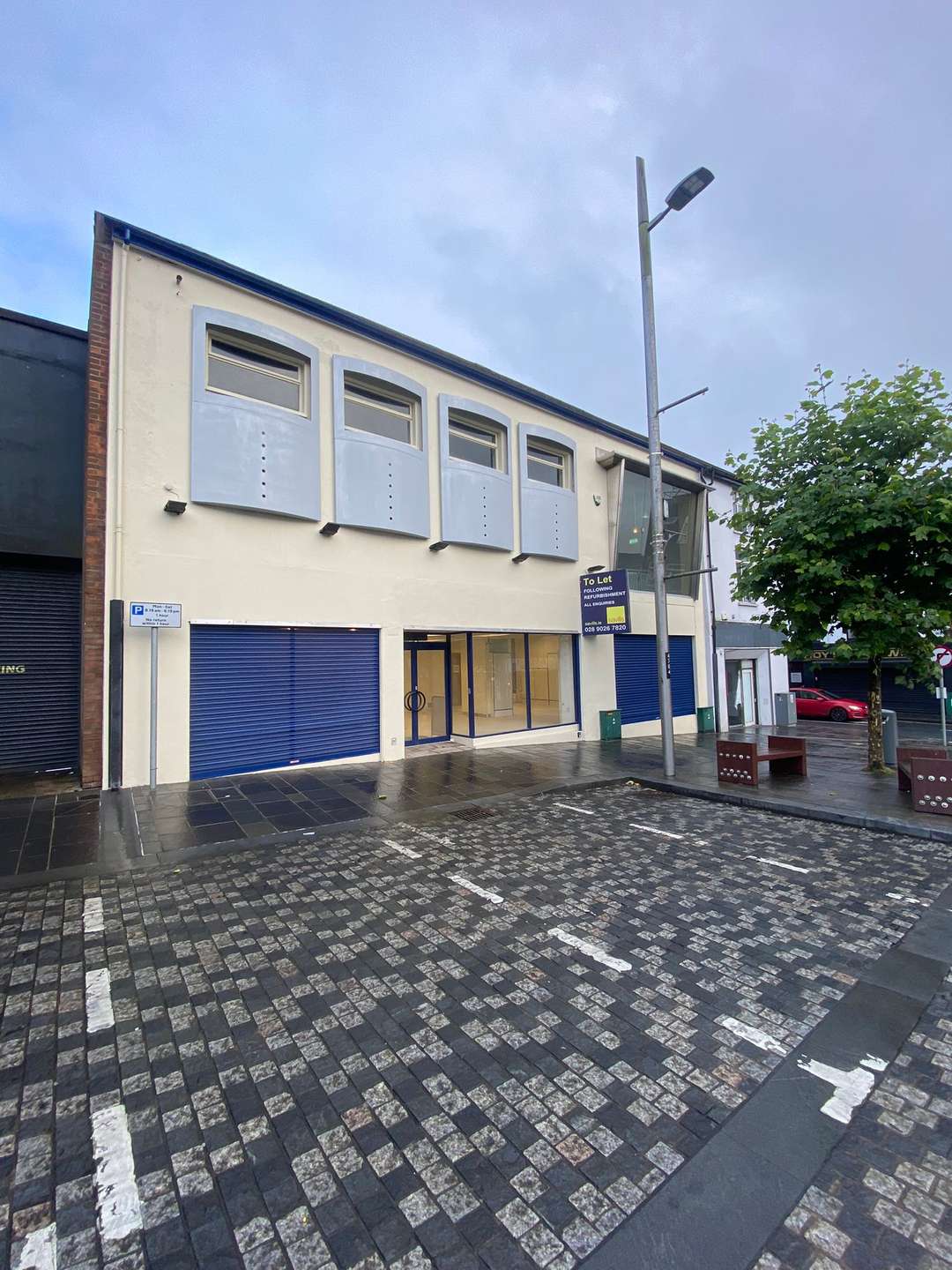 Retail to let - 2-4 Market Square, Dungannon, Prominent Town Centre Retail Unit