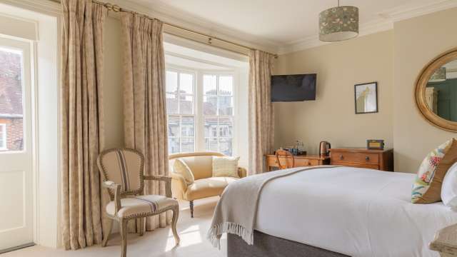 Hotel for sale - The Bear, 14 South Street, Wareham