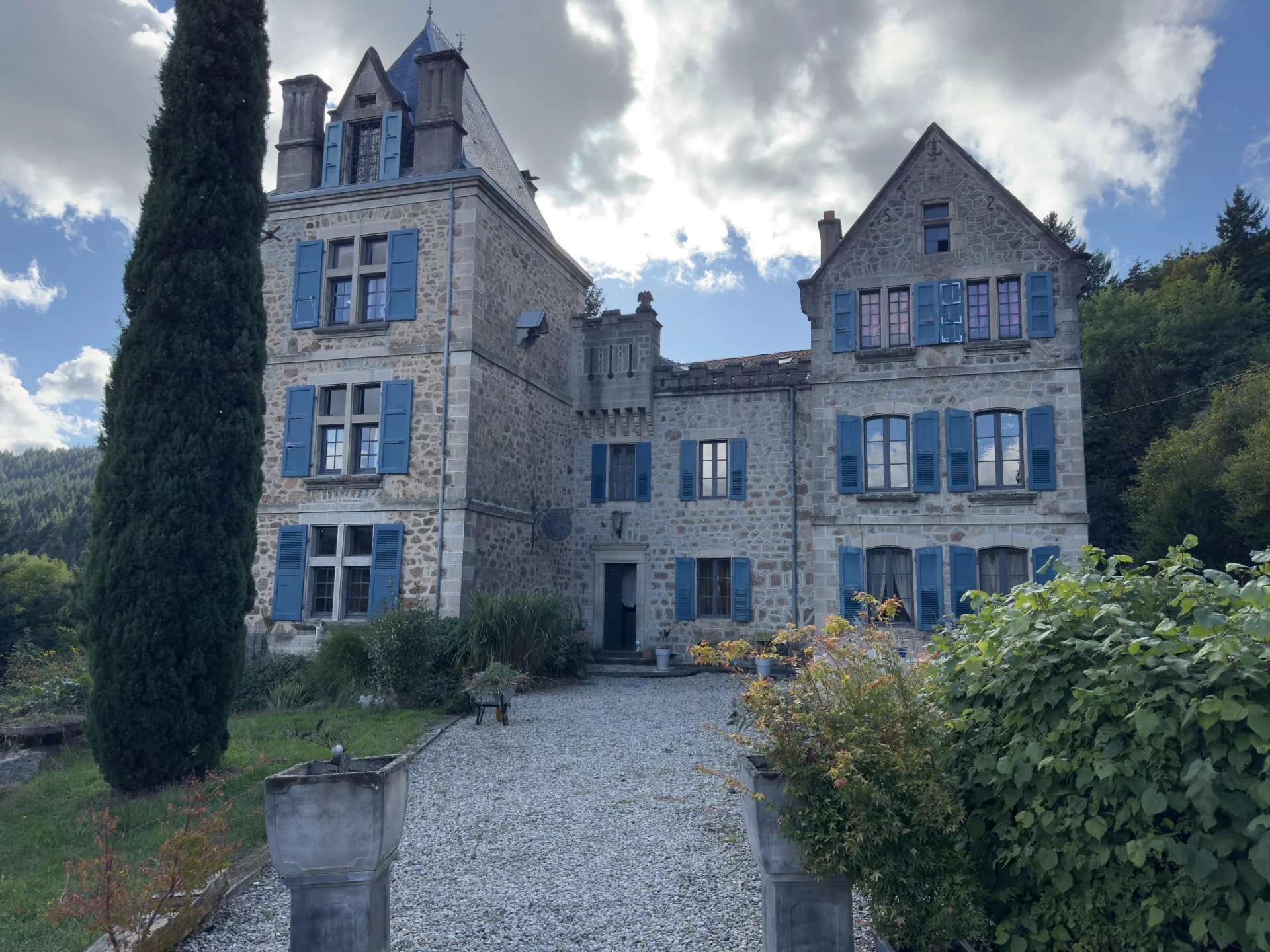 Castle / Chateaux for Sale in Lamastre, GB