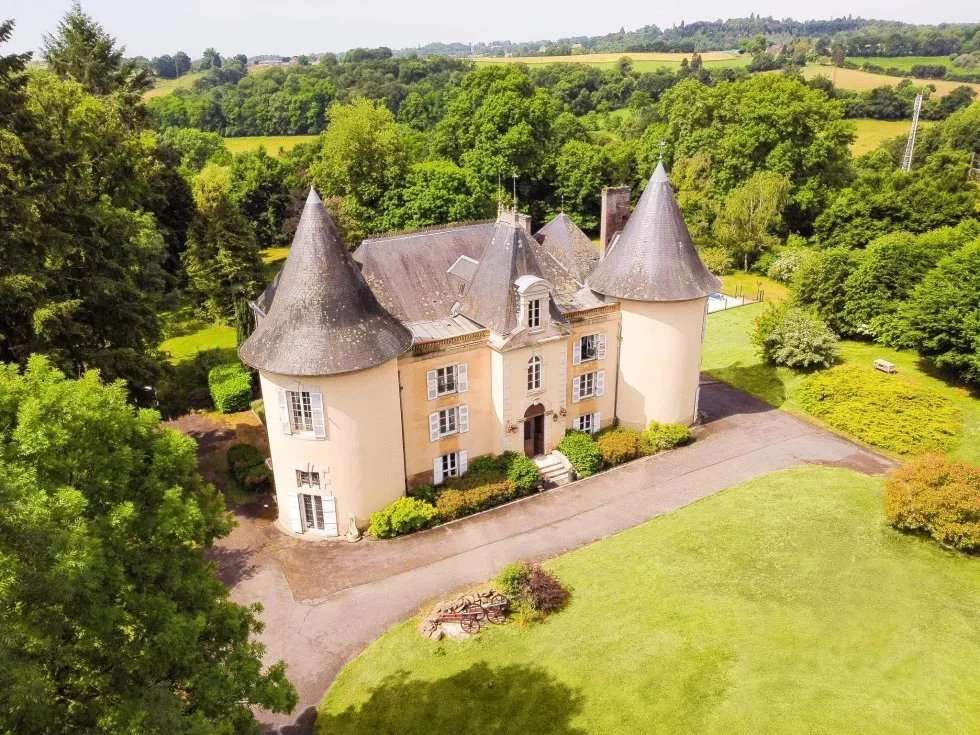 Castle / Chateaux for Sale in Limoges, GB