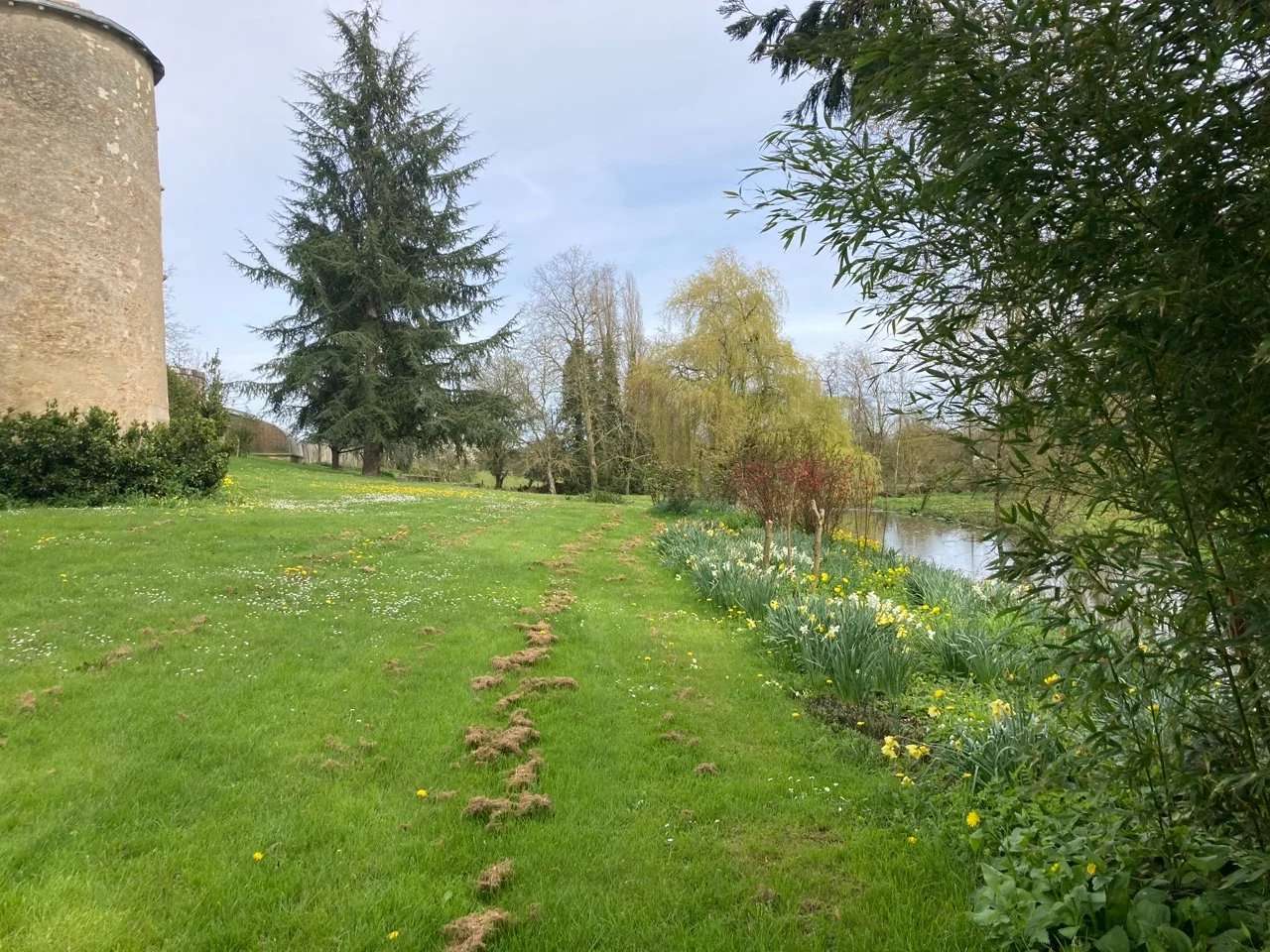 Castle / Chateaux for Sale in Parthenay, UK