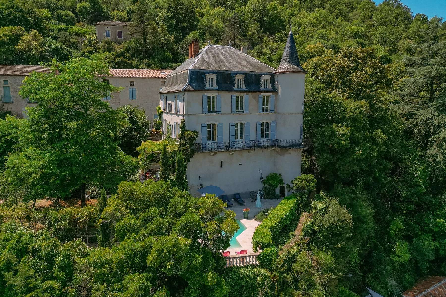 Castle / Chateaux for Sale in Luzech, GB - 2