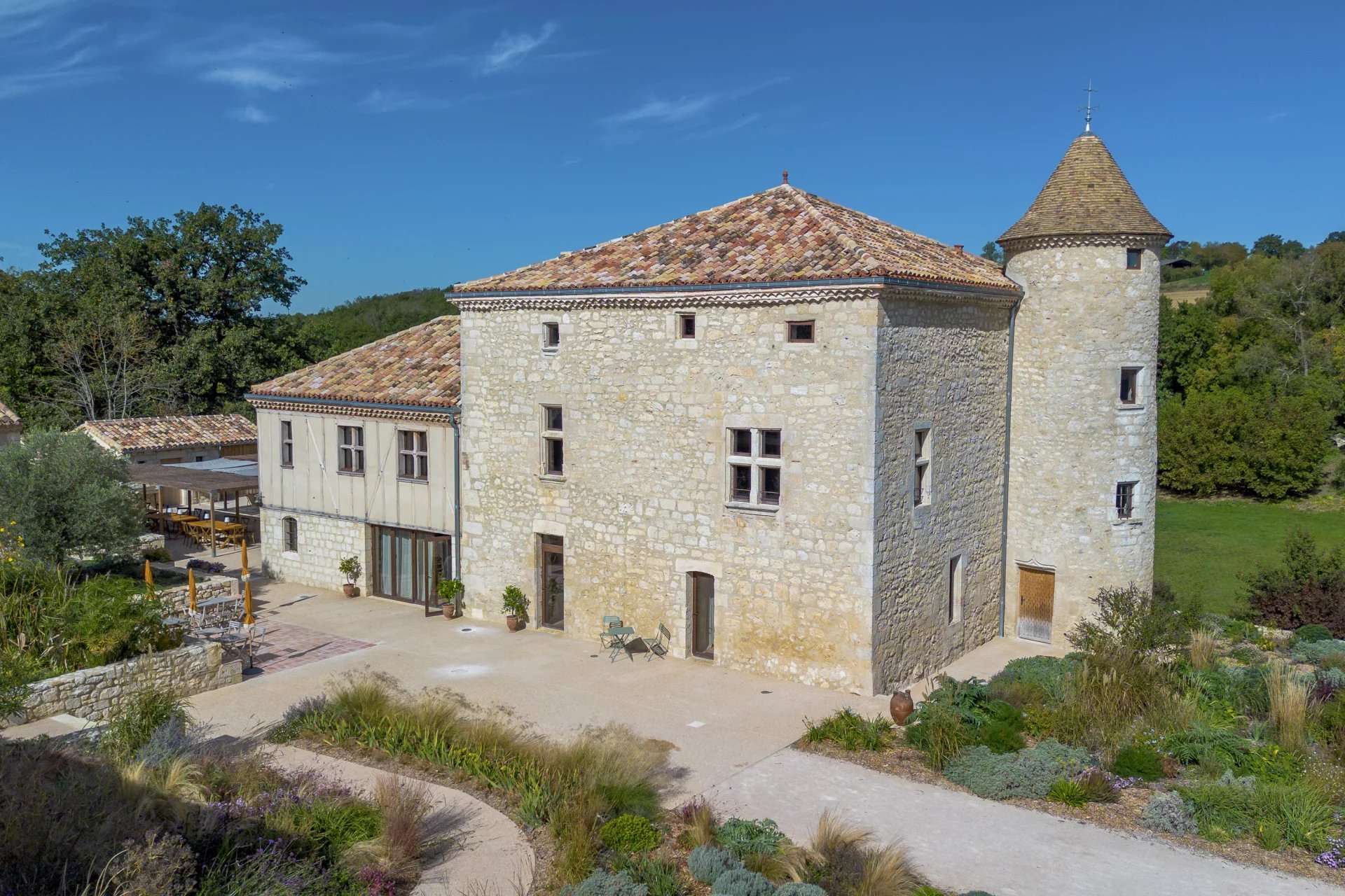 Castle / Chateaux for Sale in Saint-Clar, UK