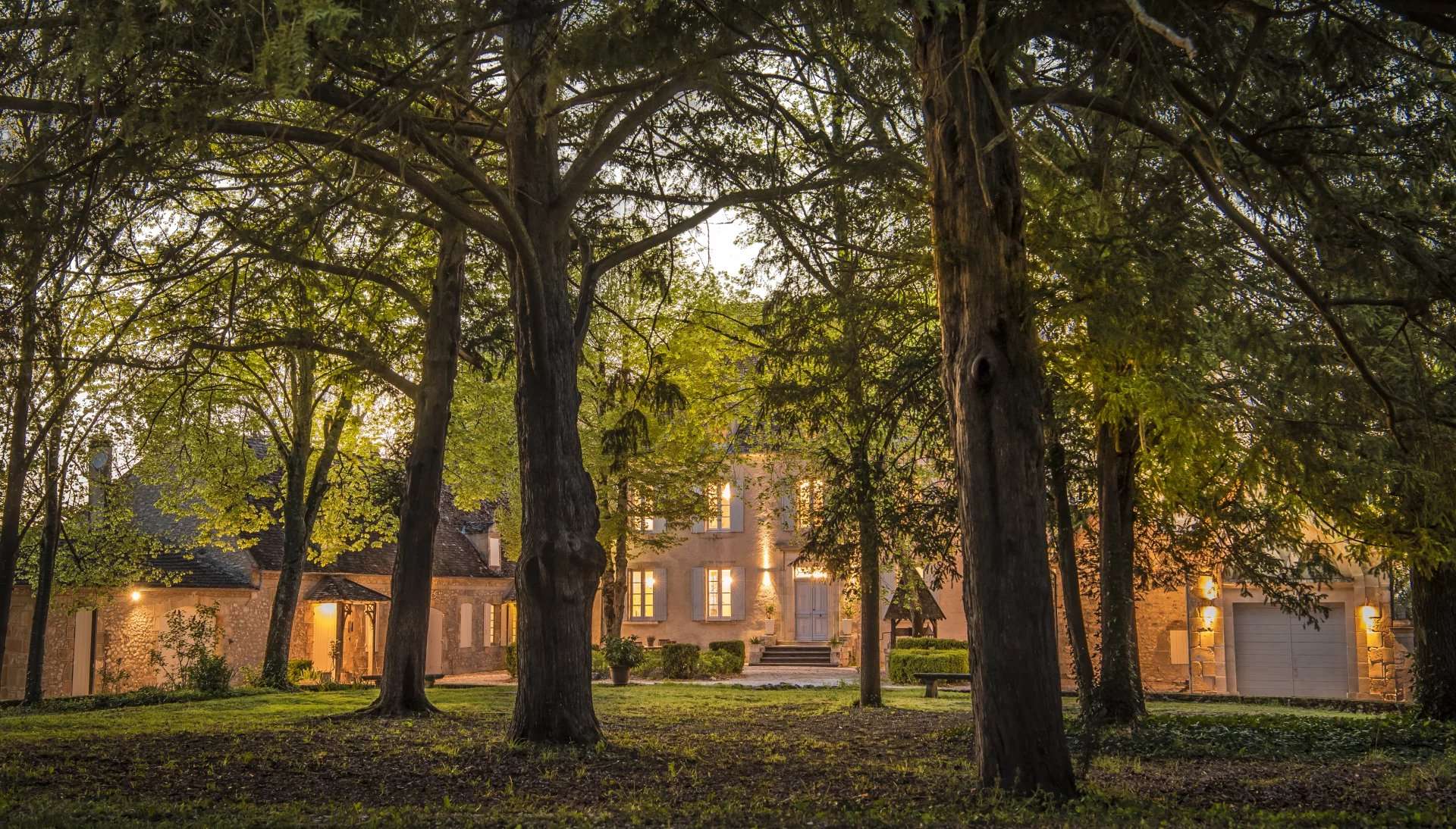 Castle / Chateaux for Sale in Monflanquin, UK