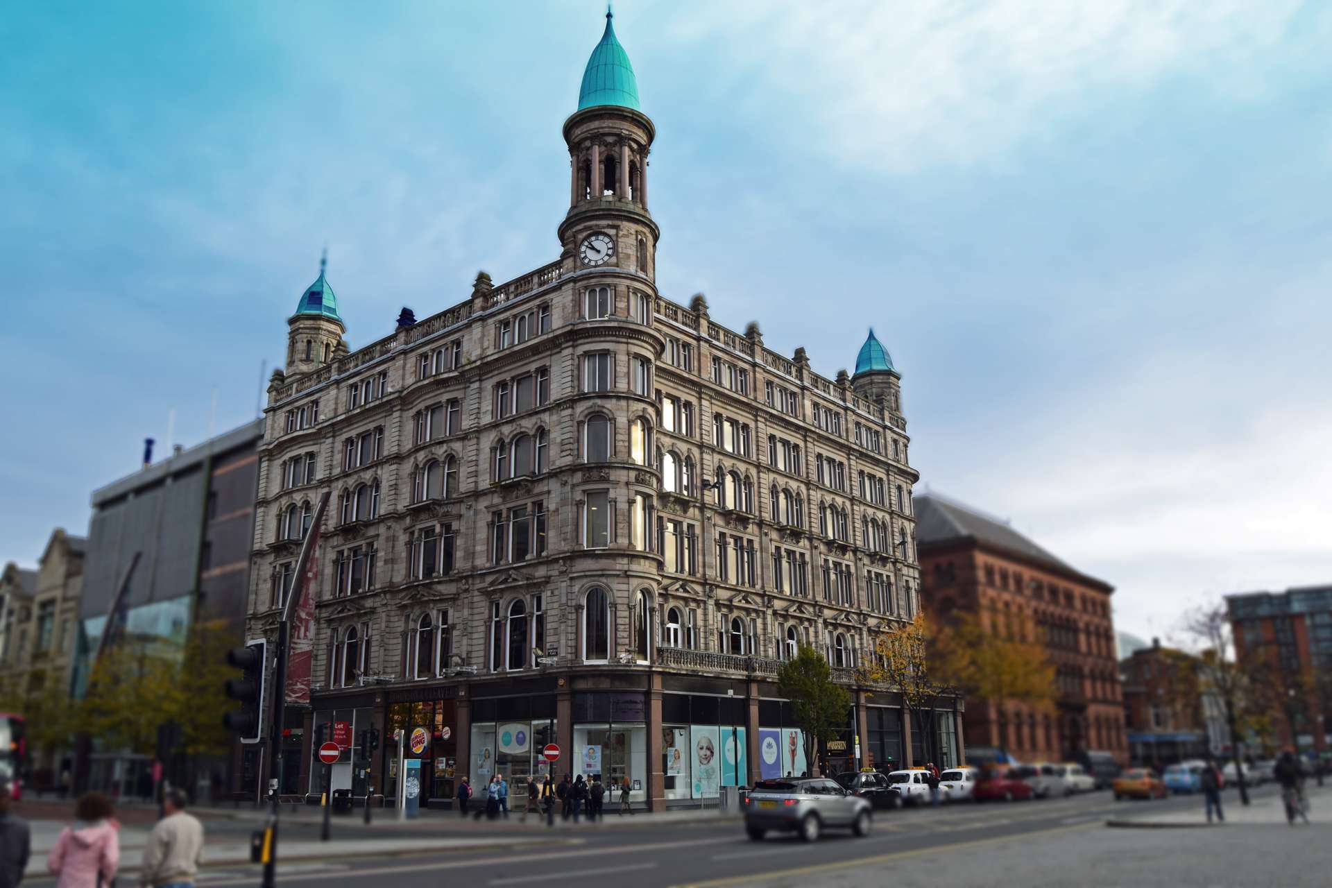 Office to let - 6th Floor Office Suite, Cleaver House, 1-3 Donegall Square North, Belfast