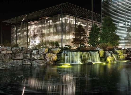 Office to let - Building 7, Chiswick Park, 566 Chiswick High Road, London, W4 5YA