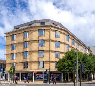 Office to let - One Gloucester Place, Brighton, BN1 4BE