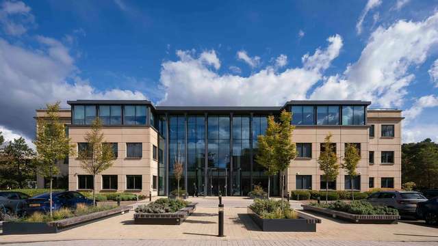 Office to let - Ascent 1, Farnborough Aerospace Centre, Farnborough, GU14 6XW