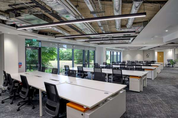 Office to let - The Pearce Building, West Street, Maidenhead, SL6 1RL