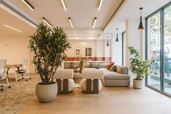 Office to let - 74a Charlotte Street, London, W1T 4QJ