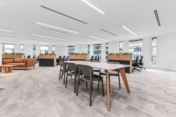 Office to let - 40 Queen Street, London, EC4R 1DD