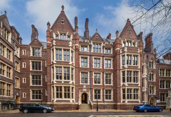 Office to let - 13 Old Square, London, WC2A 3UA