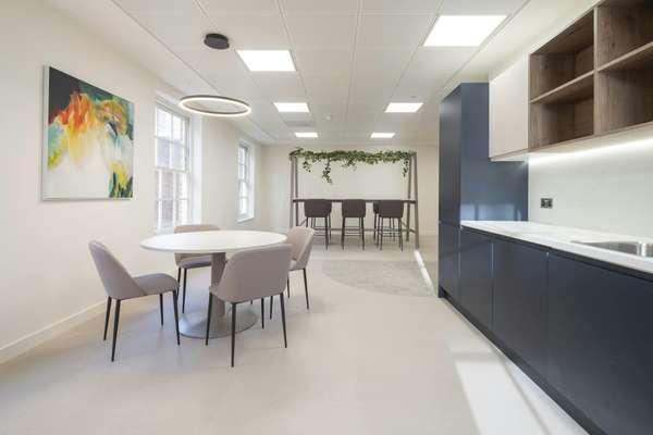 Office to let - 42 Trinity Square, London, EC3N 4TH