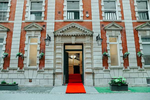Office to let - Armada House, Telephone Avenue, Armada House, Telephone Avenue, Bristol, BS1 4BQ
