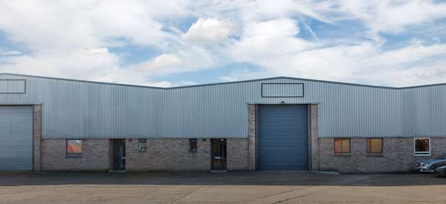 Industrial to let - Units 9 & 10, Units 9 & 10, Fairway Drive, Greenford, UB6 8PW