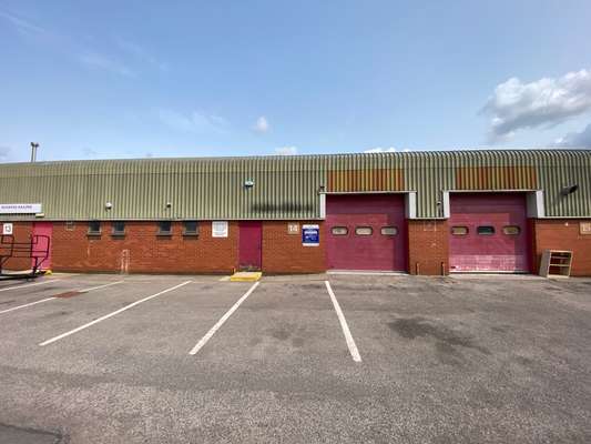 Industrial to let - Chiltern Business Centre, Garsington Road, Cowley, Oxford, OX4 6NG