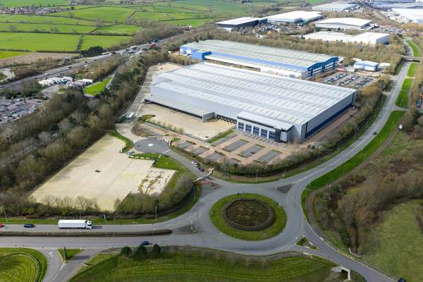 Industrial to let - Big Swan, Swan Valley, J15a M1, Northampton, NN4 9BF