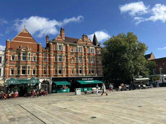 Office to let - Market Chambers, Cathedral Square, Peterborough, PE1 1XW