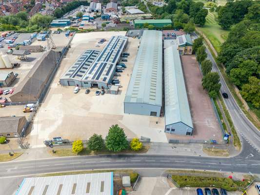 Industrial to let - Industrial Units, Limesquare Business Park, Alma Park Road, Grantham, NG31 9SN