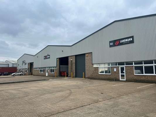 Industrial to let - Units B2-B3, Tower Close, St. Peters Industrial Estate, Huntington, PE29 7DH