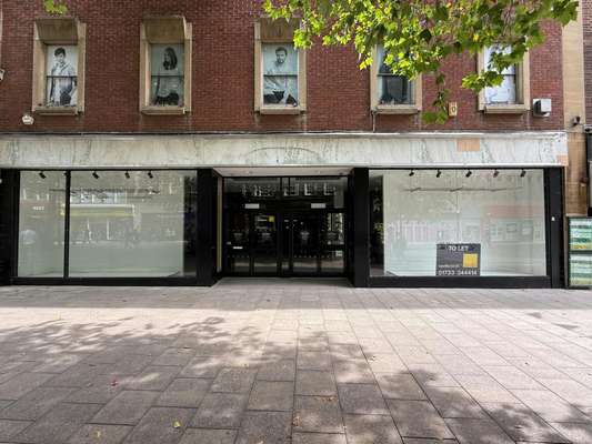 Retail to let - 55-57 Bridge Street, Peterborough, PE1 1HA