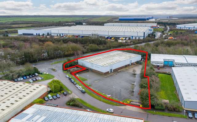 Industrial to let - Retail Warehouse, Cronin Courtyard, Weldon South Industrial Estate, Corby, NN18 8AG