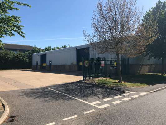 Industrial to let - 32-33 Roman Way Industrial Estate, Godmanchester, Huntingdon, PE29 2LN