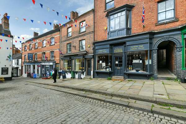 Retail for sale - 2 Victoria Square, Ashbourne, DE6 1GG
