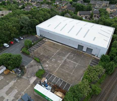Industrial to let - Unit 10, Kingsmark Freeway, Bradford, BD12 7HW