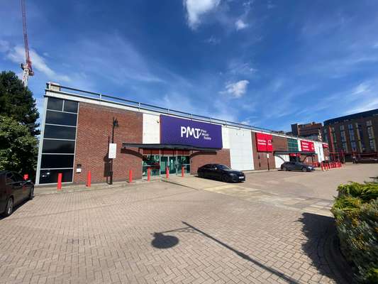 Industrial to let - Prominent Commercial Unit, 9 Kirkstall Road, Leeds, LS3 1LH