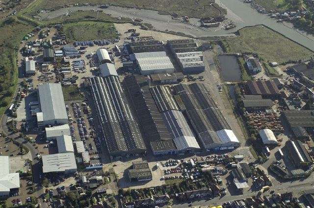 Industrial to let - Blackwater Trading Estate, The Causeway, Maldon, CM9 4GG