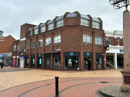 Office to let - Dukesmead House, 39A High Street, Chelmsford, CM1 1DE