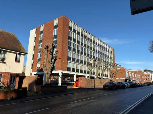 Office to let - Halford House, Coval Lane, Chelmsford, CM1 1TD