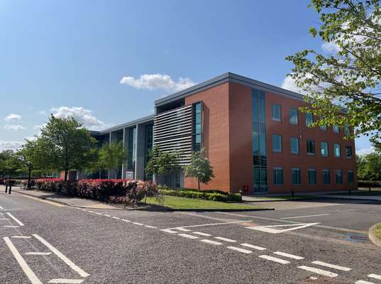 Office to let - Newnham House, Cambridge Business Park, Cambridge, CB4 0WZ
