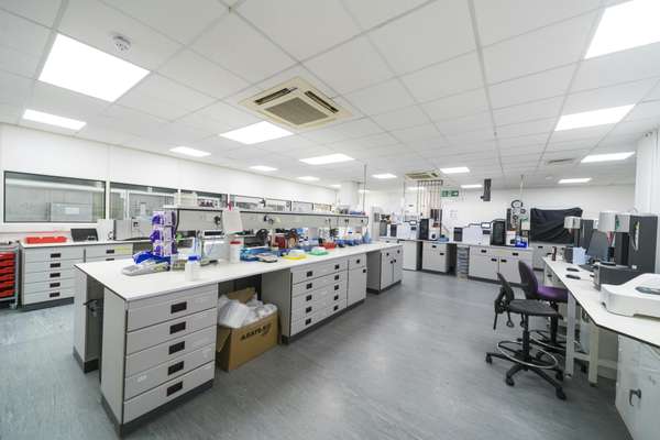 Laboratory to let - Iconix Two, Unity Campus, Cambridge, CB22 3EG