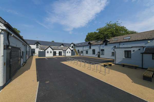 Office to let - The Courtyard, Sturton Street, Cambridge, CB1 2SN
