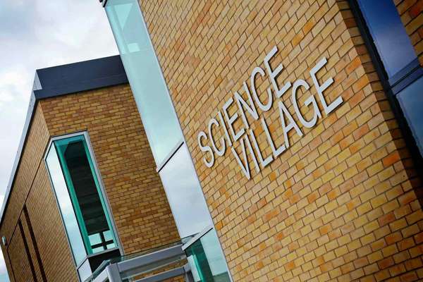 Laboratory to let - Science Village, Chesterford Research Park, Saffron Walden, CB10 1XL