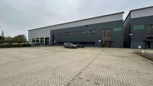 Industrial to let - 300 Buckingway Business Park, Anderson Road, Cambridge, CB24 4UQ