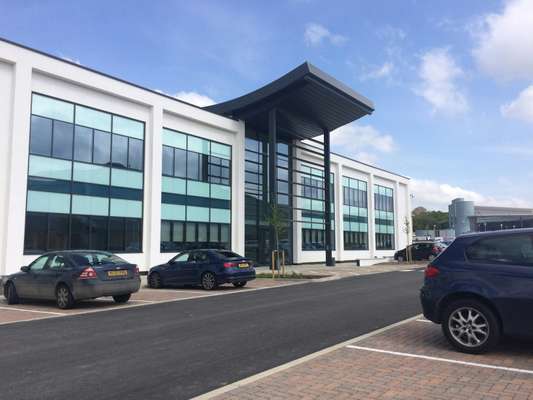 Laboratory to let - Building 900, Babraham Research Campus, Cambridge, CB22 3FH