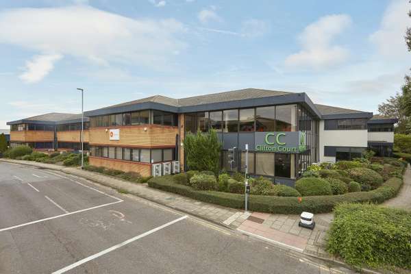 Office to let - Clifton Court, Clifton Road, Cambridge, CB1 7BN