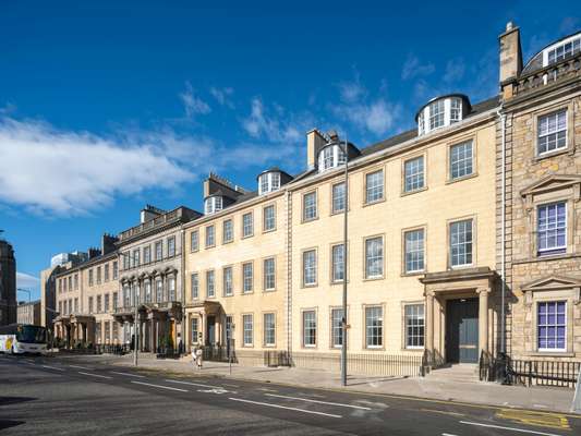 Office to let - 24-25 St. Andrew Square, Edinburgh, EH2 1AF