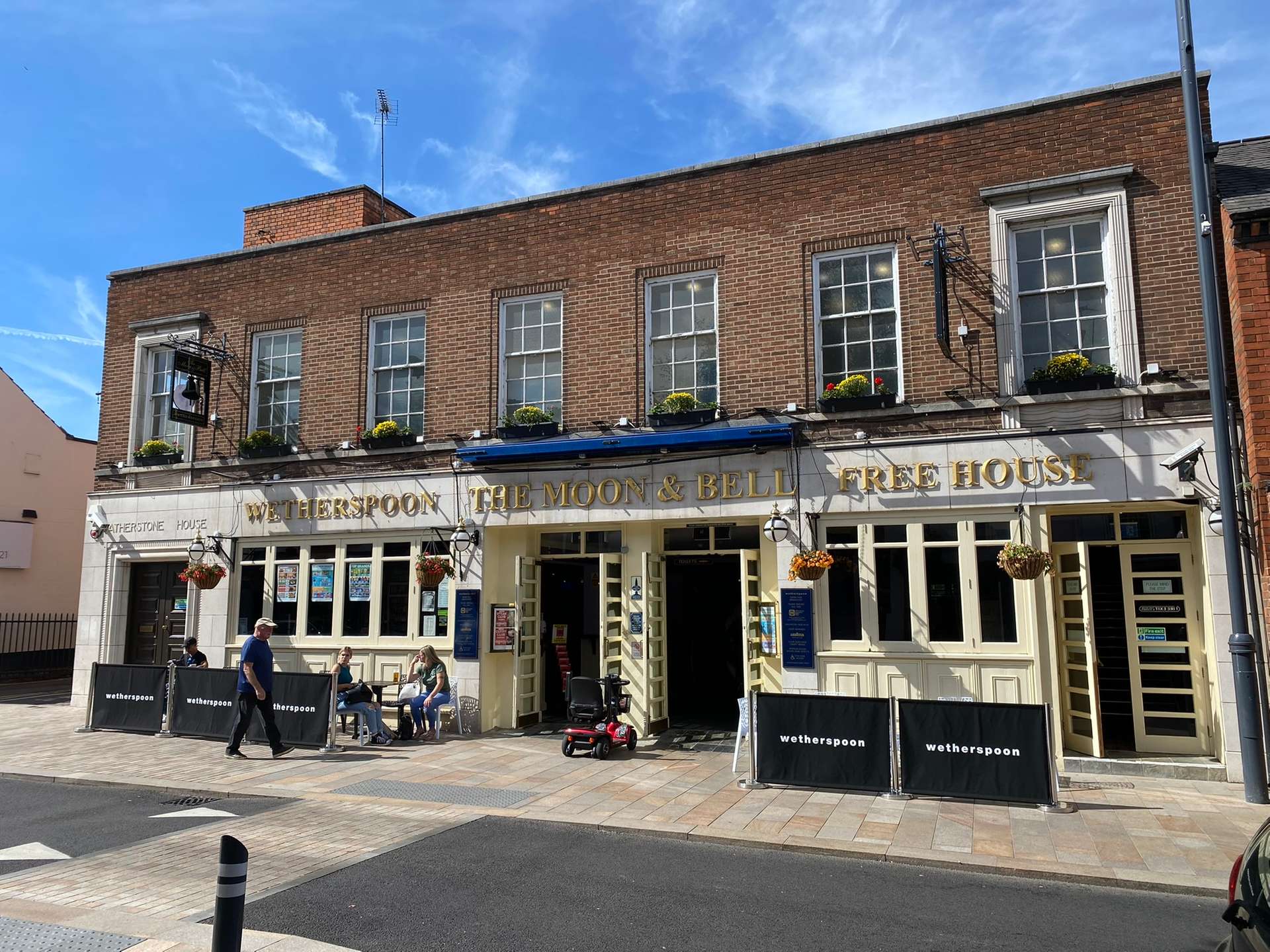 Moon & Bell, 6 Wards End, Loughborough, LE11 3HA Property to rent