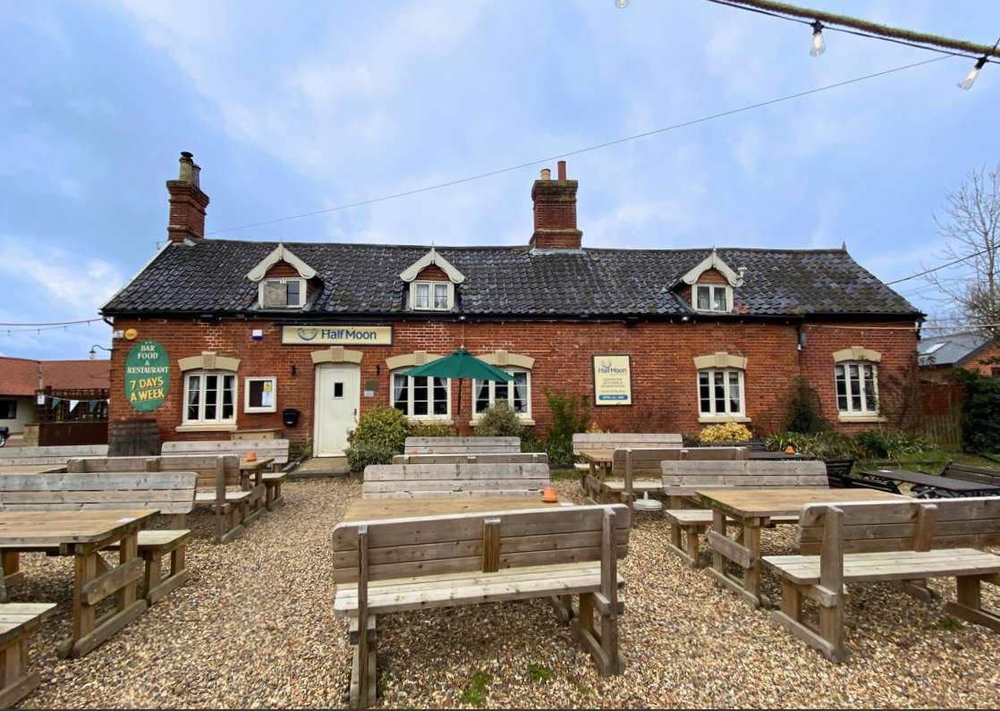 Half Moon Inn, The Street, Rushall, Diss, IP21 4QD Property for sale