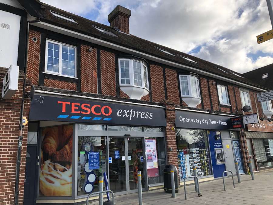 Tesco Express, 350354 Malden Road, Worcester Park, KT4 7NW Bất động