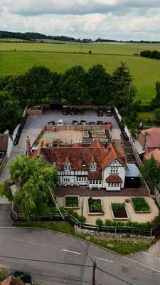 Retail to let - Former Winterbourne Arms/Damson, Winterbourne, Newbury, RG20 8BB