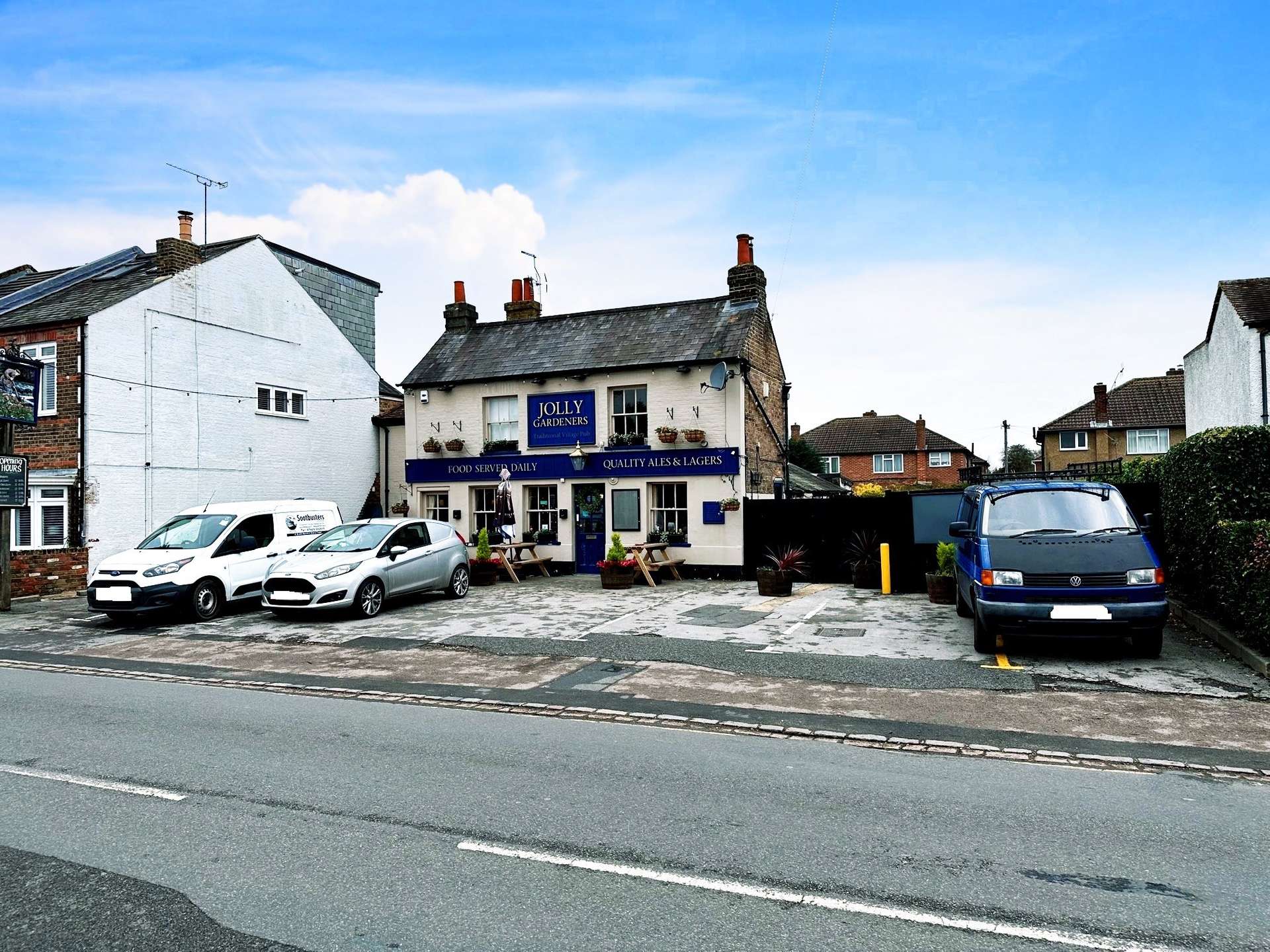 Jolly Gardeners, 9294 St. Lukes Road, Old Windsor, Windsor, SL4 2QJ