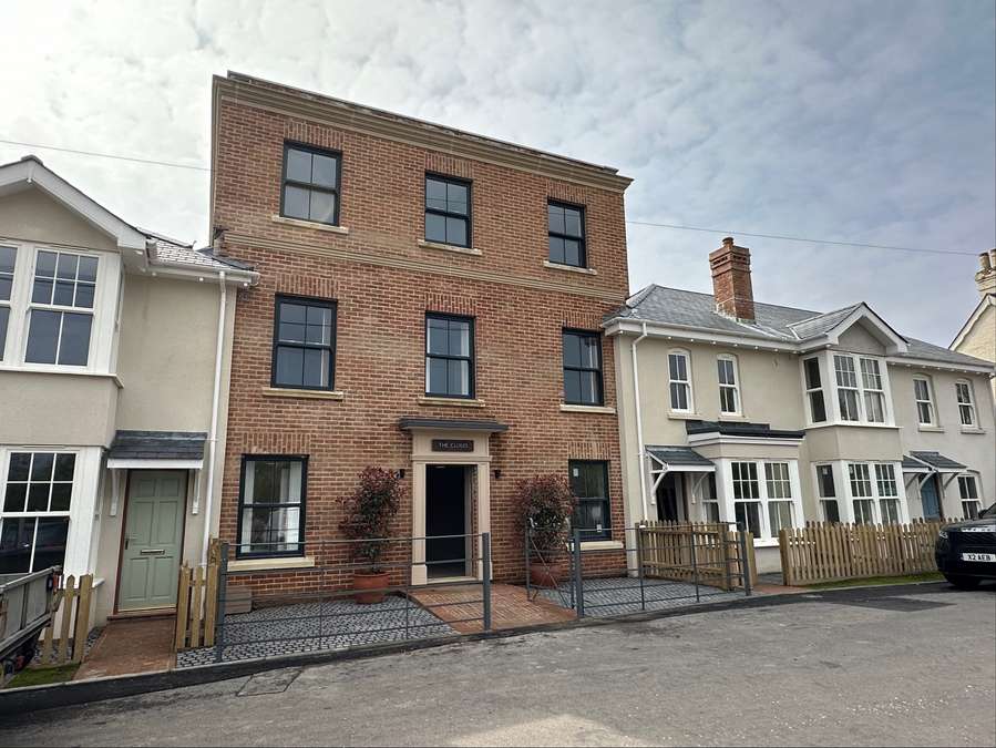 The Cloud Hotel, Meerut Road, Brockenhurst, SO42 7TD Property for