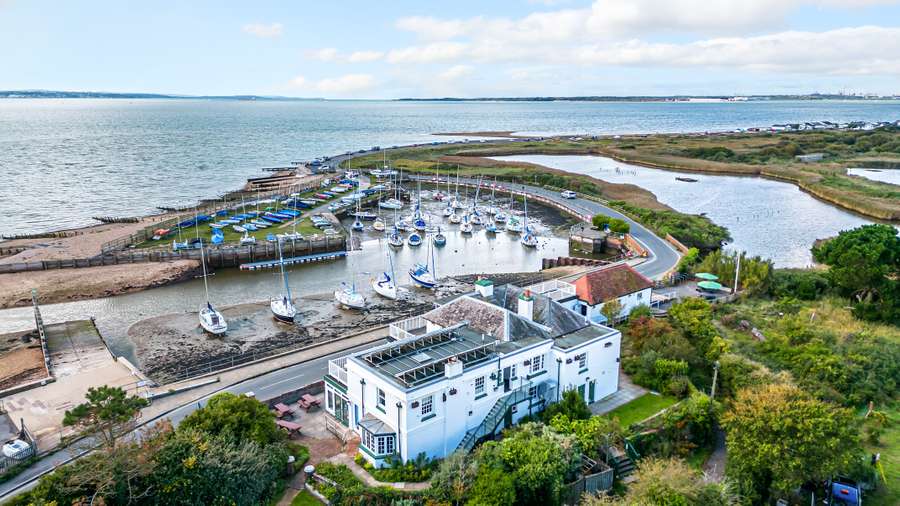 Haven House, Cliff Road, Hill Head, Nr Fareham, PO14 3JT Property for