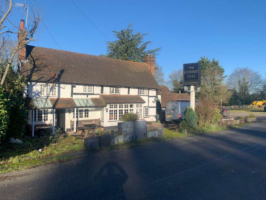 Cherry Tree, Crawley Road, Faygate, Horsham, RH12 4SA Property for sale Savills